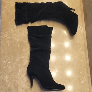 Charlotte Russe Black Velvet Round Toe Heeled Boot, Sz 8